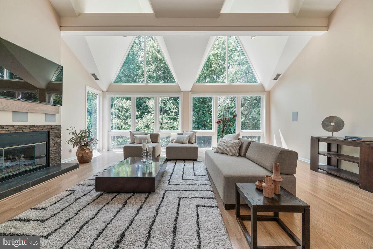 5320 29TH ST NW, WASHINGTON, District Of Columbia 20015, 4 Bedrooms Bedrooms, ,3 BathroomsBathrooms,Residential,For sale,5320 29TH ST NW,DCDC2202796 MLS # DCDC2202796