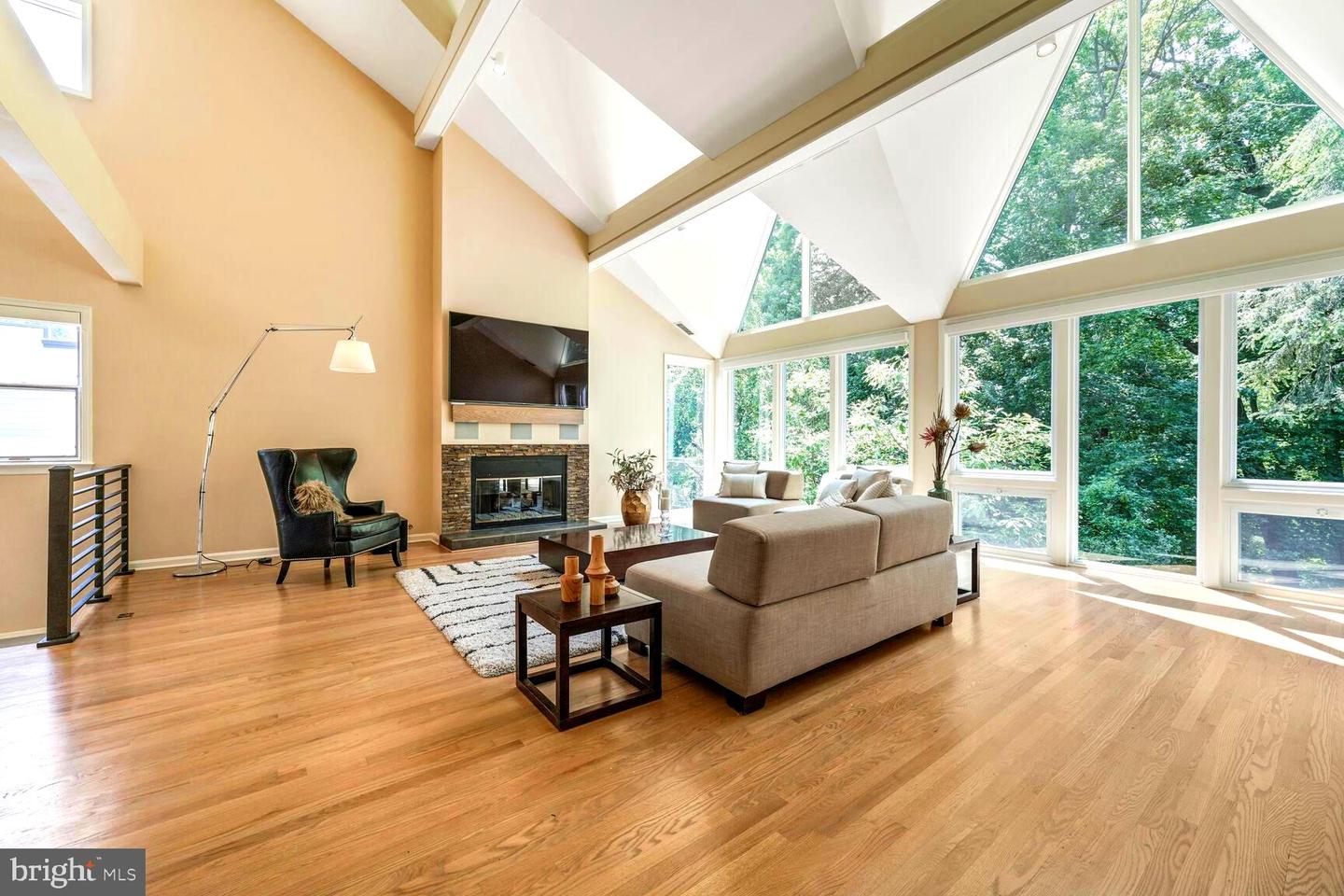 5320 29TH ST NW, WASHINGTON, District Of Columbia 20015, 4 Bedrooms Bedrooms, ,3 BathroomsBathrooms,Residential,For sale,5320 29TH ST NW,DCDC2202796 MLS # DCDC2202796