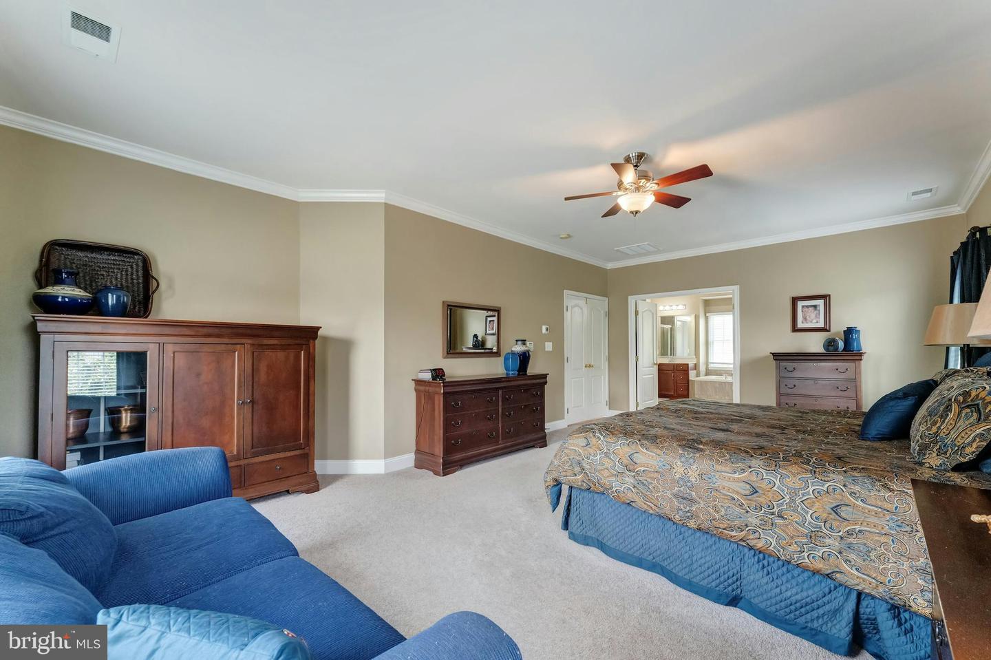 20258 KENTUCKY OAKS CT, ASHBURN, Virginia 20147, 5 Bedrooms Bedrooms, ,5 BathroomsBathrooms,Residential,For sale,20258 KENTUCKY OAKS CT,VALO2098114 MLS # VALO2098114