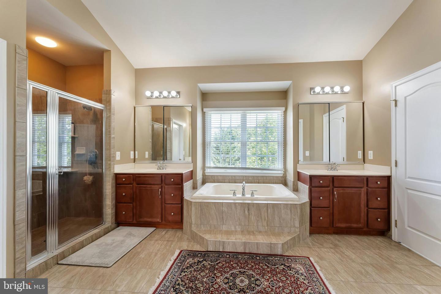 20258 KENTUCKY OAKS CT, ASHBURN, Virginia 20147, 5 Bedrooms Bedrooms, ,5 BathroomsBathrooms,Residential,For sale,20258 KENTUCKY OAKS CT,VALO2098114 MLS # VALO2098114
