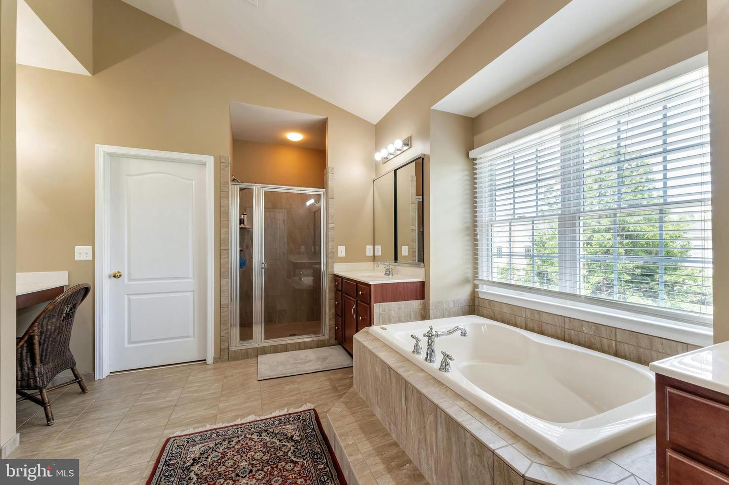 20258 KENTUCKY OAKS CT, ASHBURN, Virginia 20147, 5 Bedrooms Bedrooms, ,5 BathroomsBathrooms,Residential,For sale,20258 KENTUCKY OAKS CT,VALO2098114 MLS # VALO2098114