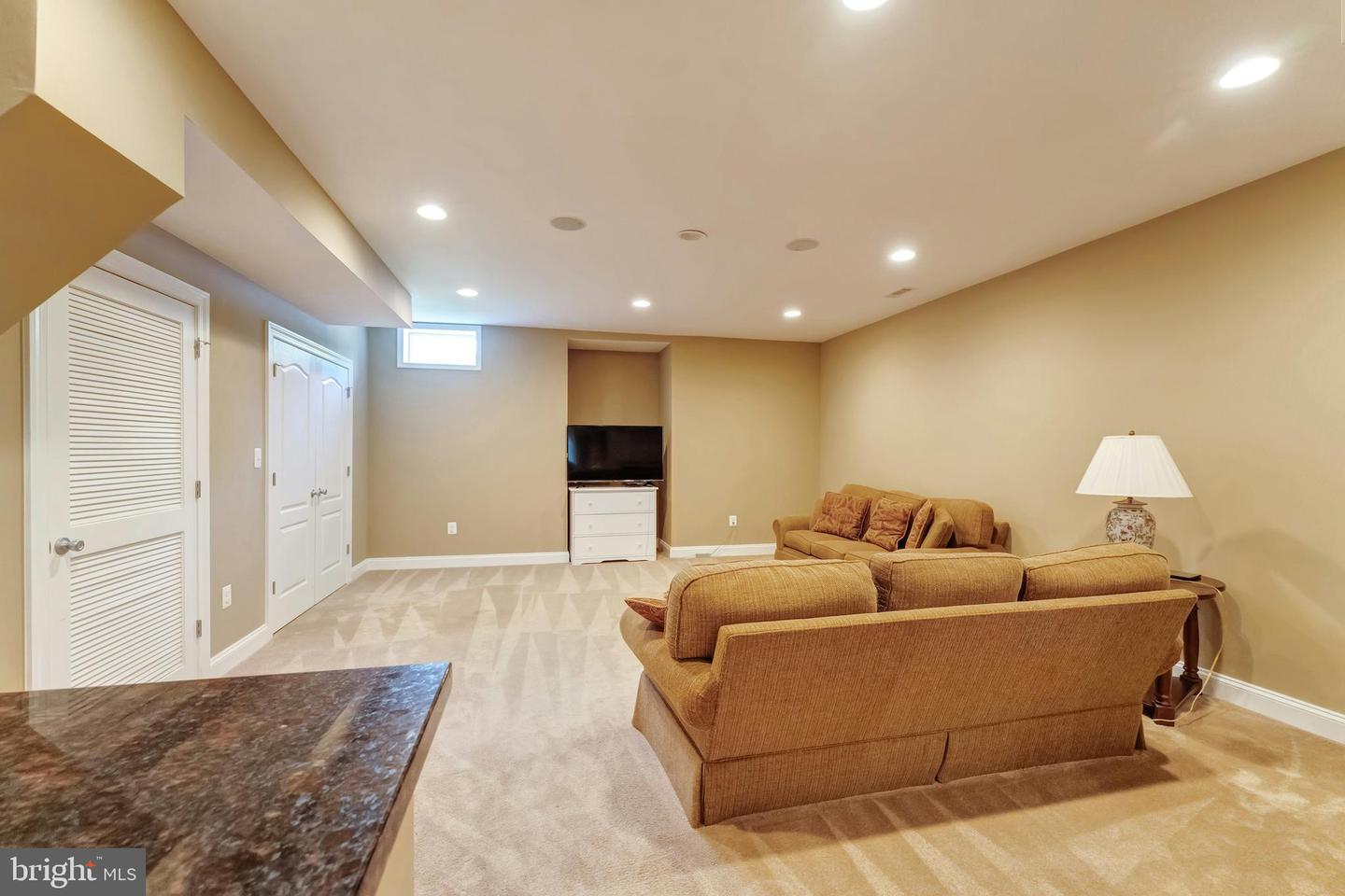 20258 KENTUCKY OAKS CT, ASHBURN, Virginia 20147, 5 Bedrooms Bedrooms, ,5 BathroomsBathrooms,Residential,For sale,20258 KENTUCKY OAKS CT,VALO2098114 MLS # VALO2098114