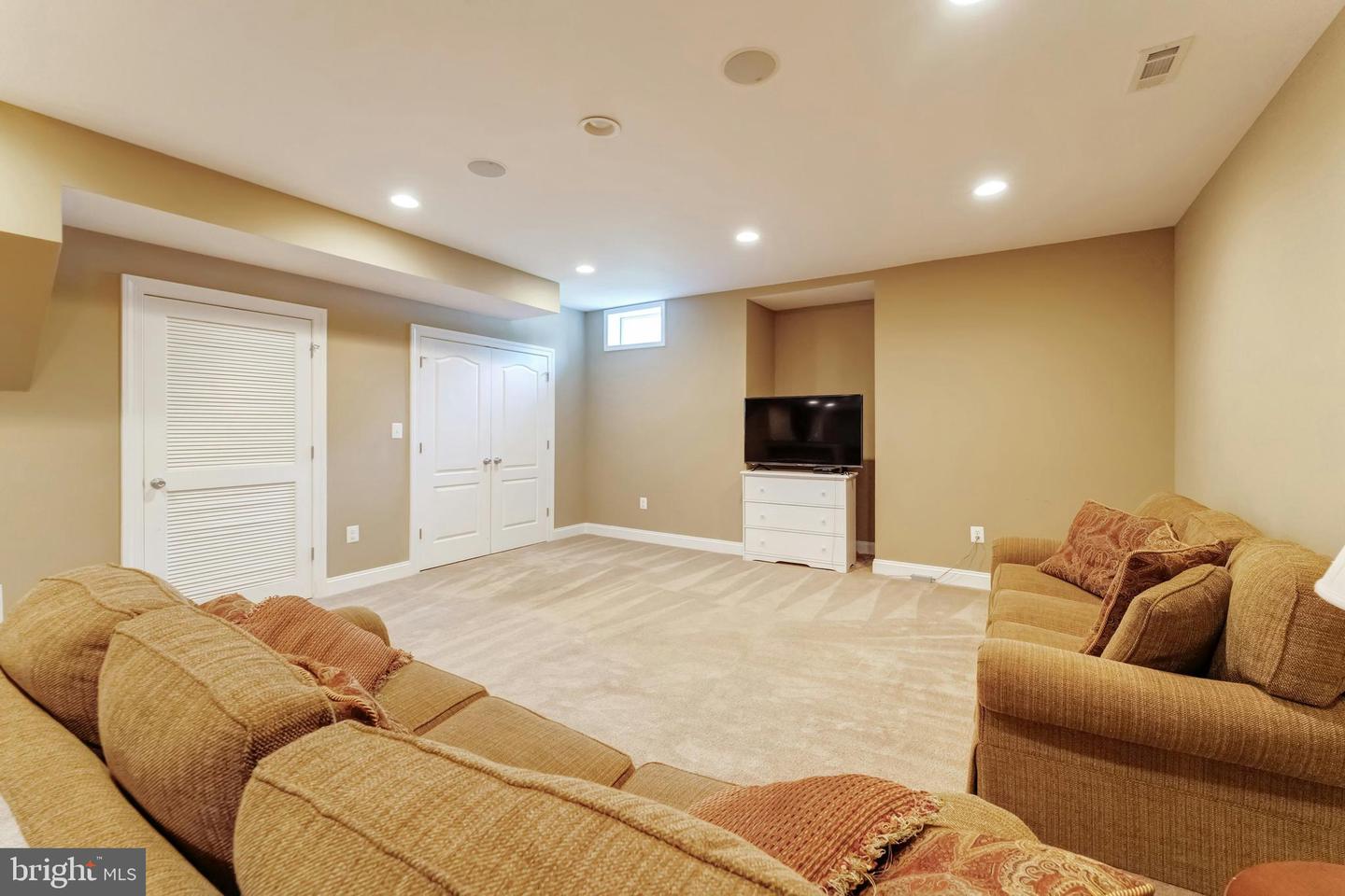 20258 KENTUCKY OAKS CT, ASHBURN, Virginia 20147, 5 Bedrooms Bedrooms, ,5 BathroomsBathrooms,Residential,For sale,20258 KENTUCKY OAKS CT,VALO2098114 MLS # VALO2098114