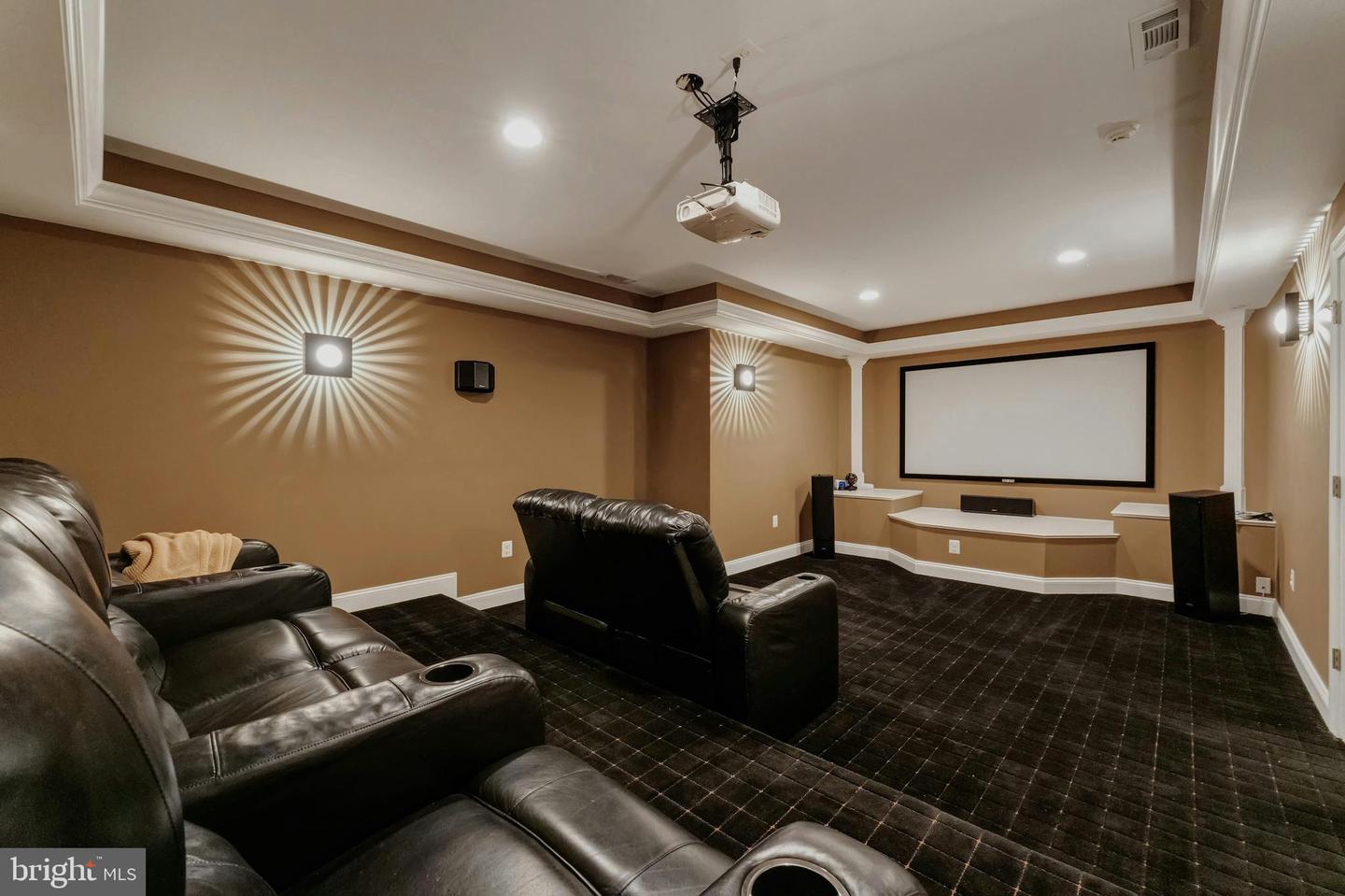 20258 KENTUCKY OAKS CT, ASHBURN, Virginia 20147, 5 Bedrooms Bedrooms, ,5 BathroomsBathrooms,Residential,For sale,20258 KENTUCKY OAKS CT,VALO2098114 MLS # VALO2098114