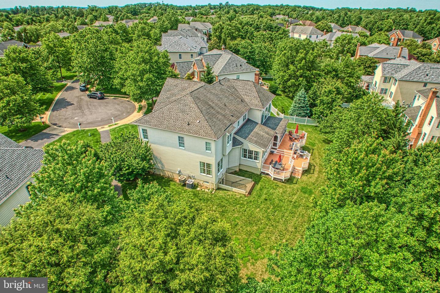 20258 KENTUCKY OAKS CT, ASHBURN, Virginia 20147, 5 Bedrooms Bedrooms, ,5 BathroomsBathrooms,Residential,For sale,20258 KENTUCKY OAKS CT,VALO2098114 MLS # VALO2098114