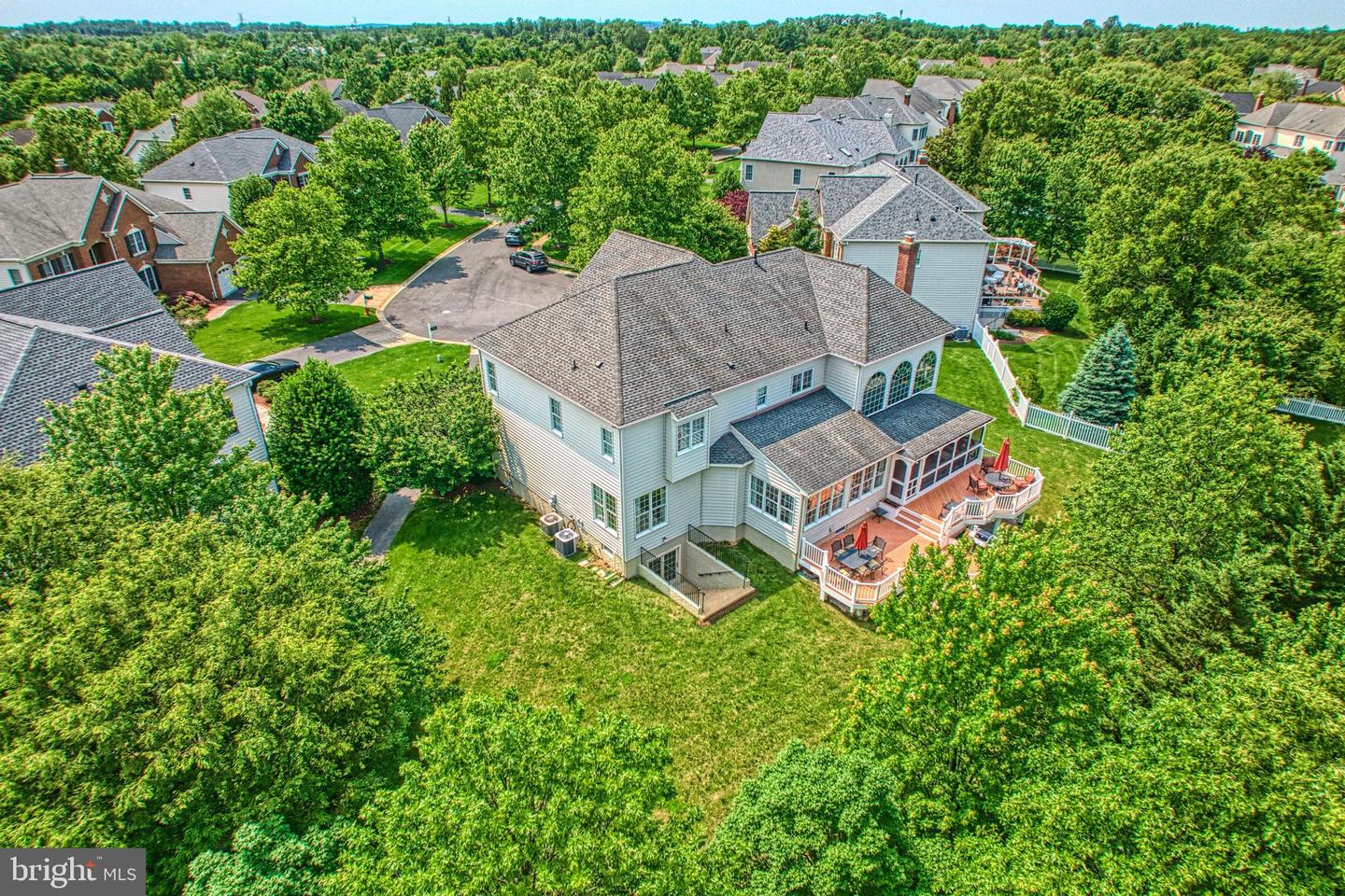 20258 KENTUCKY OAKS CT, ASHBURN, Virginia 20147, 5 Bedrooms Bedrooms, ,5 BathroomsBathrooms,Residential,For sale,20258 KENTUCKY OAKS CT,VALO2098114 MLS # VALO2098114