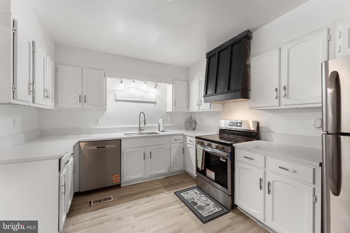 847 GLEBE HARBOR DR, MONTROSS, Virginia 22520, 3 Bedrooms Bedrooms, ,2 BathroomsBathrooms,Residential,For sale,847 GLEBE HARBOR DR,VAWE2009000 MLS # VAWE2009000