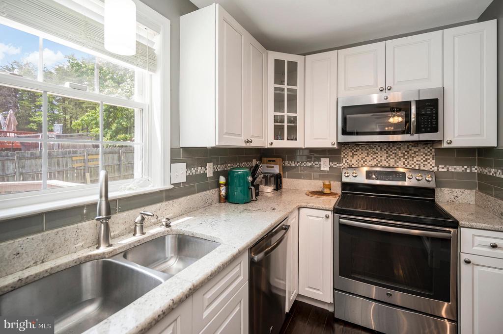 11714 FALCON RIDGE DR, FREDERICKSBURG, Virginia 22407, 4 Bedrooms Bedrooms, ,2 BathroomsBathrooms,Residential,11714 FALCON RIDGE DR,VASP2033408 MLS # VASP2033408