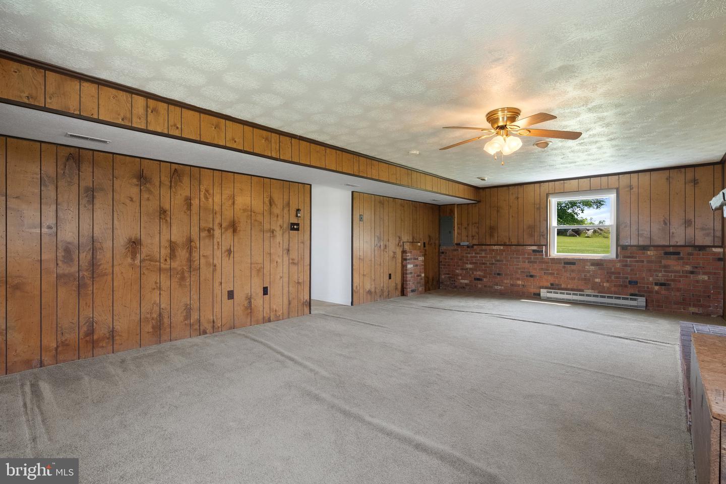 321 GARLIC HOLLOW RD, EDINBURG, Virginia 22824, 3 Bedrooms Bedrooms, ,2 BathroomsBathrooms,Residential,For sale,321 GARLIC HOLLOW RD,VASH2011592 MLS # VASH2011592