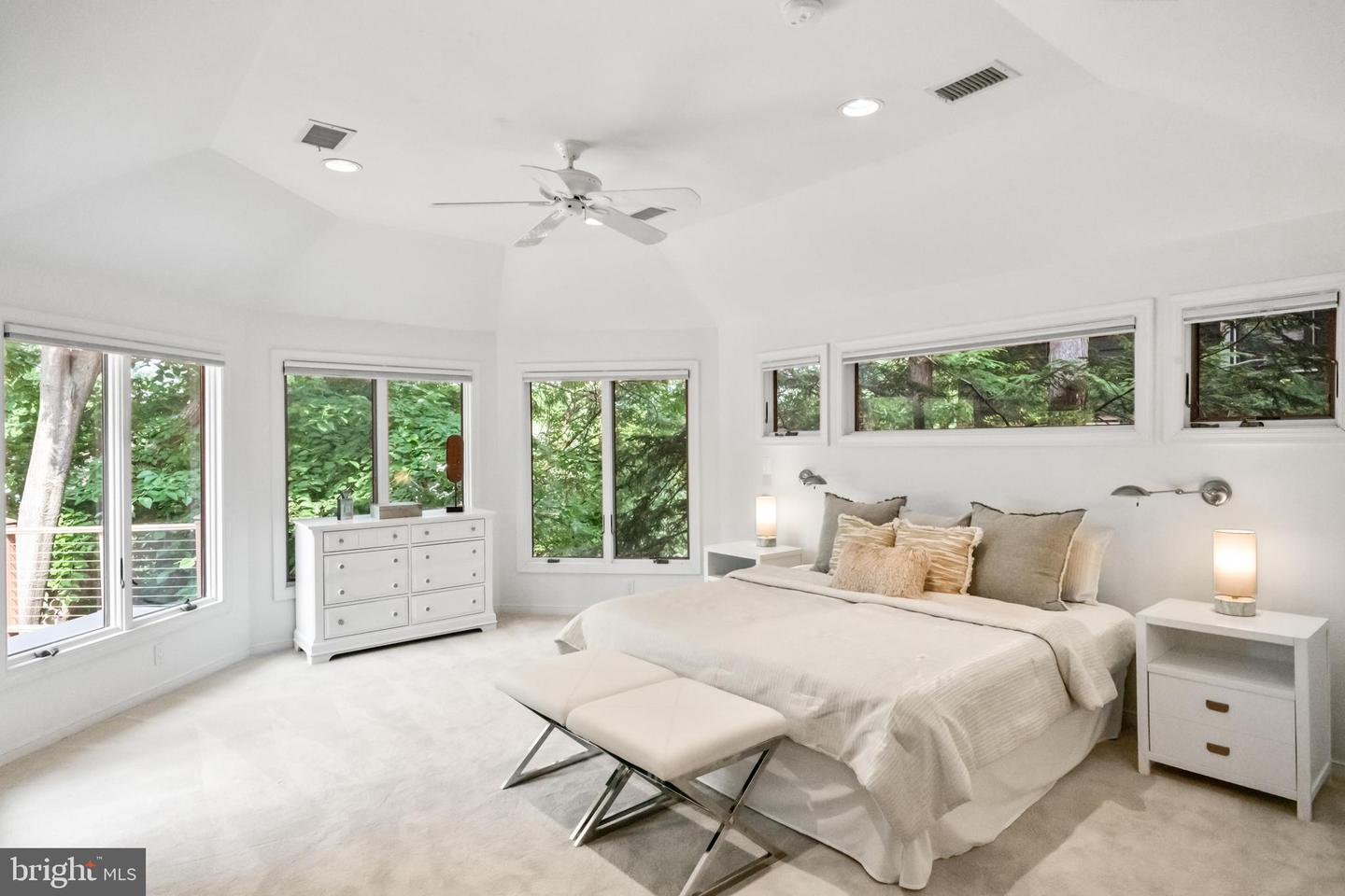 1414 N JOHNSON ST, ARLINGTON, Virginia 22201, 4 Bedrooms Bedrooms, ,4 BathroomsBathrooms,Residential,For sale,1414 N JOHNSON ST,VAAR2058366 MLS # VAAR2058366