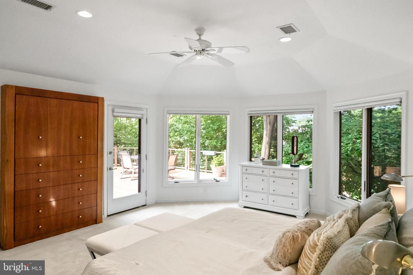 1414 N JOHNSON ST, ARLINGTON, Virginia 22201, 4 Bedrooms Bedrooms, ,4 BathroomsBathrooms,Residential,For sale,1414 N JOHNSON ST,VAAR2058366 MLS # VAAR2058366