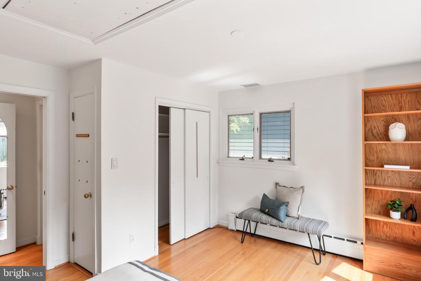 1414 N JOHNSON ST, ARLINGTON, Virginia 22201, 4 Bedrooms Bedrooms, ,4 BathroomsBathrooms,Residential,For sale,1414 N JOHNSON ST,VAAR2058366 MLS # VAAR2058366