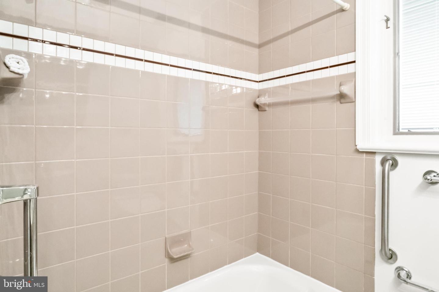 1414 N JOHNSON ST, ARLINGTON, Virginia 22201, 4 Bedrooms Bedrooms, ,4 BathroomsBathrooms,Residential,For sale,1414 N JOHNSON ST,VAAR2058366 MLS # VAAR2058366