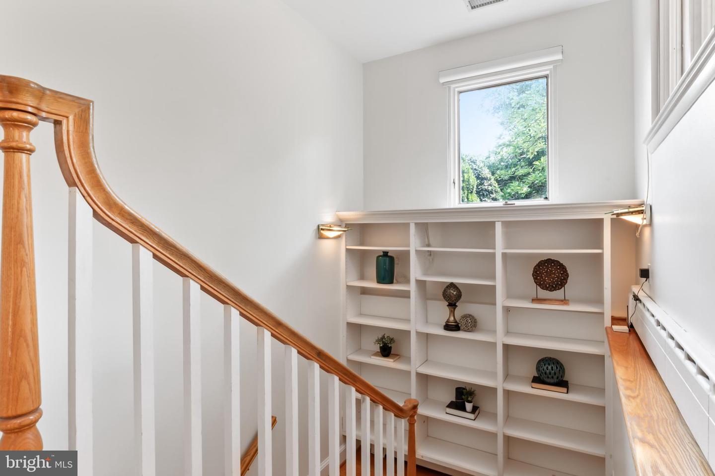 1414 N JOHNSON ST, ARLINGTON, Virginia 22201, 4 Bedrooms Bedrooms, ,4 BathroomsBathrooms,Residential,For sale,1414 N JOHNSON ST,VAAR2058366 MLS # VAAR2058366