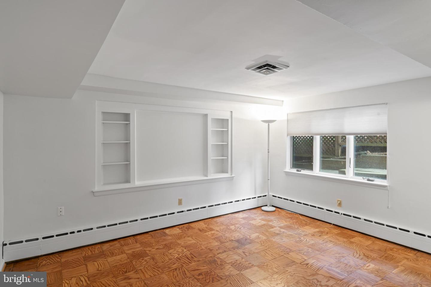 1414 N JOHNSON ST, ARLINGTON, Virginia 22201, 4 Bedrooms Bedrooms, ,4 BathroomsBathrooms,Residential,For sale,1414 N JOHNSON ST,VAAR2058366 MLS # VAAR2058366