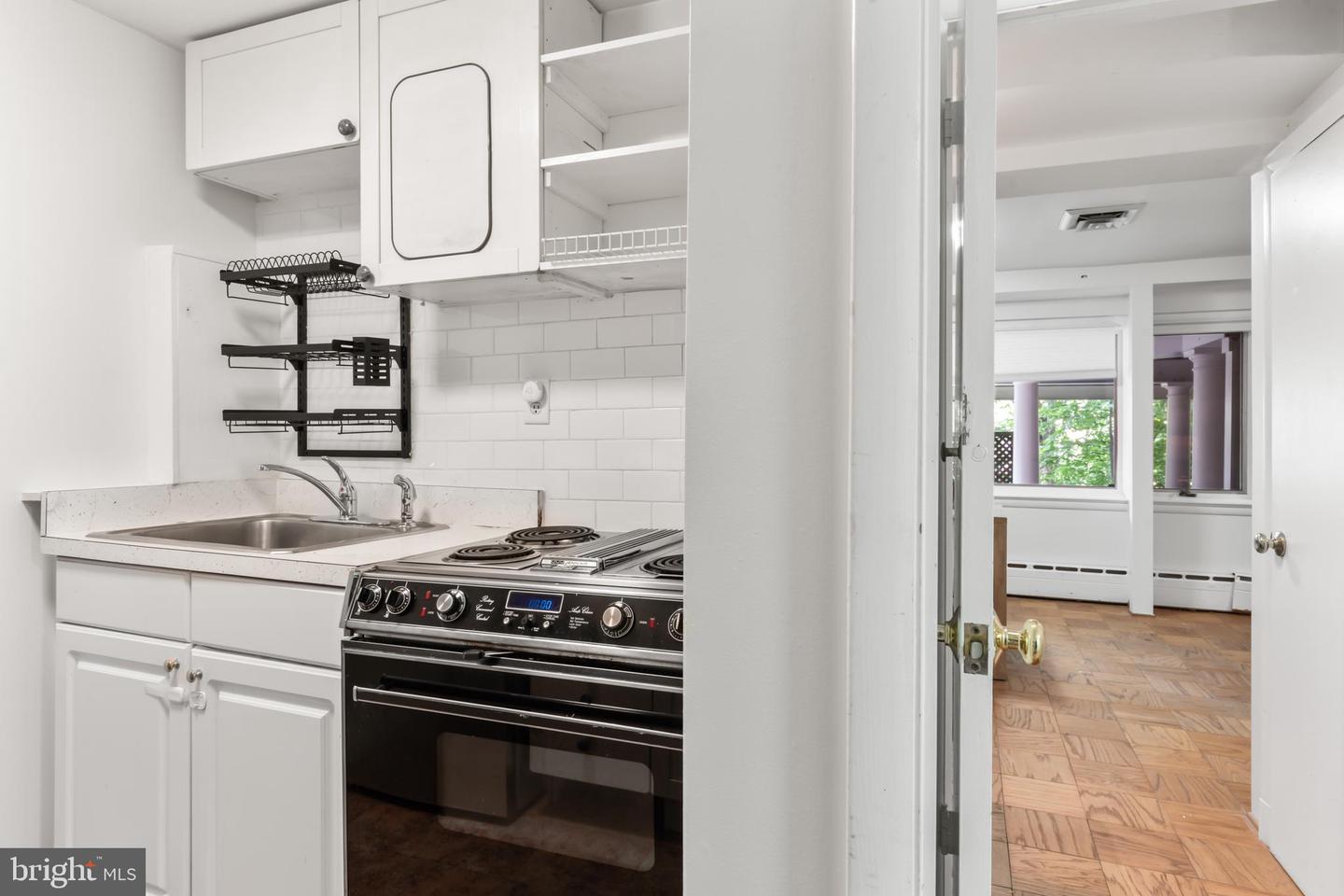 1414 N JOHNSON ST, ARLINGTON, Virginia 22201, 4 Bedrooms Bedrooms, ,4 BathroomsBathrooms,Residential,For sale,1414 N JOHNSON ST,VAAR2058366 MLS # VAAR2058366