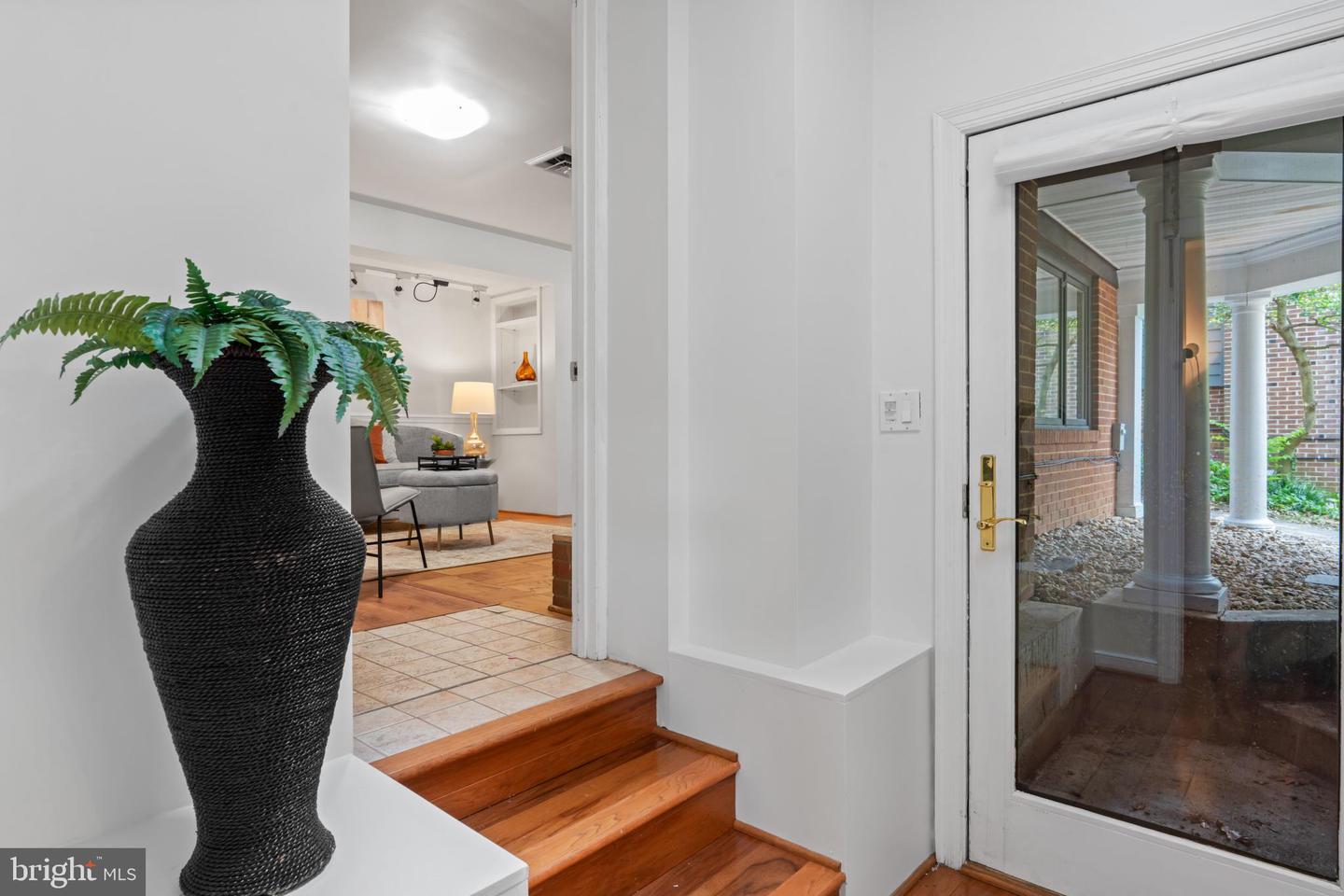 1414 N JOHNSON ST, ARLINGTON, Virginia 22201, 4 Bedrooms Bedrooms, ,4 BathroomsBathrooms,Residential,For sale,1414 N JOHNSON ST,VAAR2058366 MLS # VAAR2058366