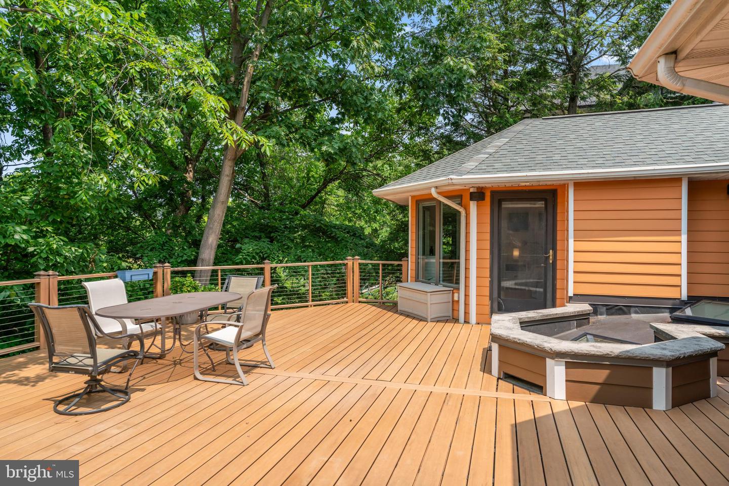 1414 N JOHNSON ST, ARLINGTON, Virginia 22201, 4 Bedrooms Bedrooms, ,4 BathroomsBathrooms,Residential,For sale,1414 N JOHNSON ST,VAAR2058366 MLS # VAAR2058366