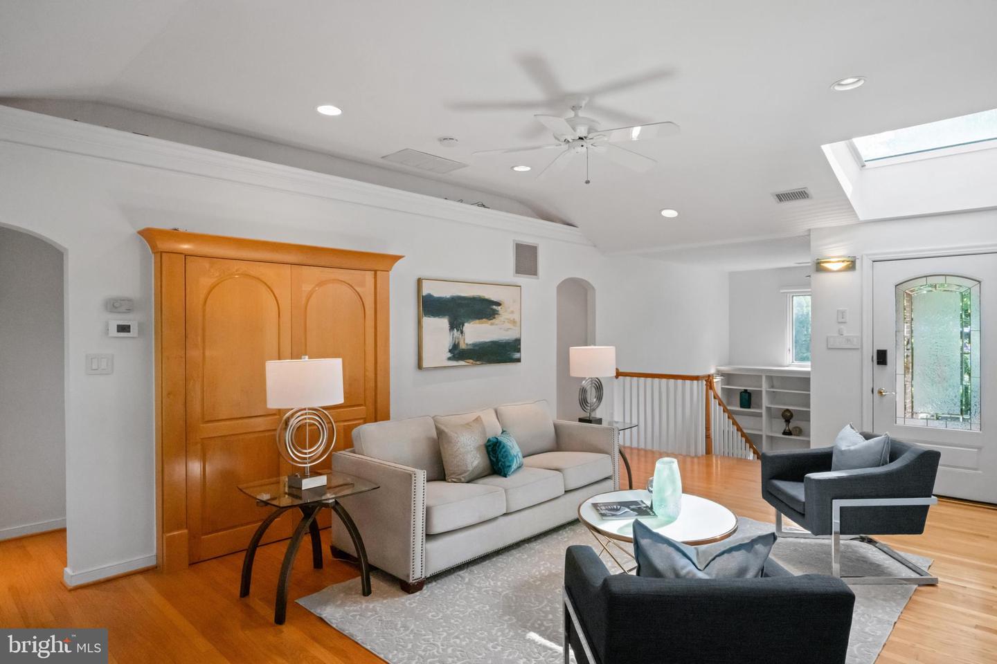 1414 N JOHNSON ST, ARLINGTON, Virginia 22201, 4 Bedrooms Bedrooms, ,4 BathroomsBathrooms,Residential,For sale,1414 N JOHNSON ST,VAAR2058366 MLS # VAAR2058366