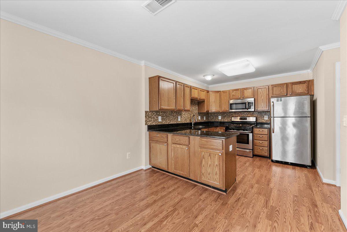 9323 WITCH HAZEL WAY, MANASSAS, Virginia 20110, 2 Bedrooms Bedrooms, ,1 BathroomBathrooms,Residential,For sale,9323 WITCH HAZEL WAY,VAMN2008416 MLS # VAMN2008416