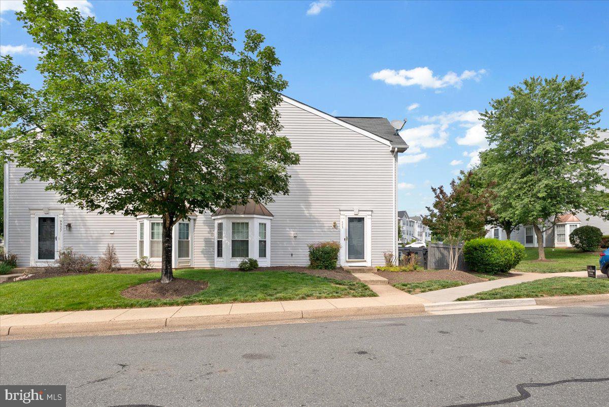 9323 WITCH HAZEL WAY, MANASSAS, Virginia 20110, 2 Bedrooms Bedrooms, ,1 BathroomBathrooms,Residential,For sale,9323 WITCH HAZEL WAY,VAMN2008416 MLS # VAMN2008416