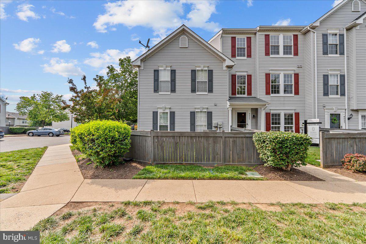 9323 WITCH HAZEL WAY, MANASSAS, Virginia 20110, 2 Bedrooms Bedrooms, ,1 BathroomBathrooms,Residential,For sale,9323 WITCH HAZEL WAY,VAMN2008416 MLS # VAMN2008416
