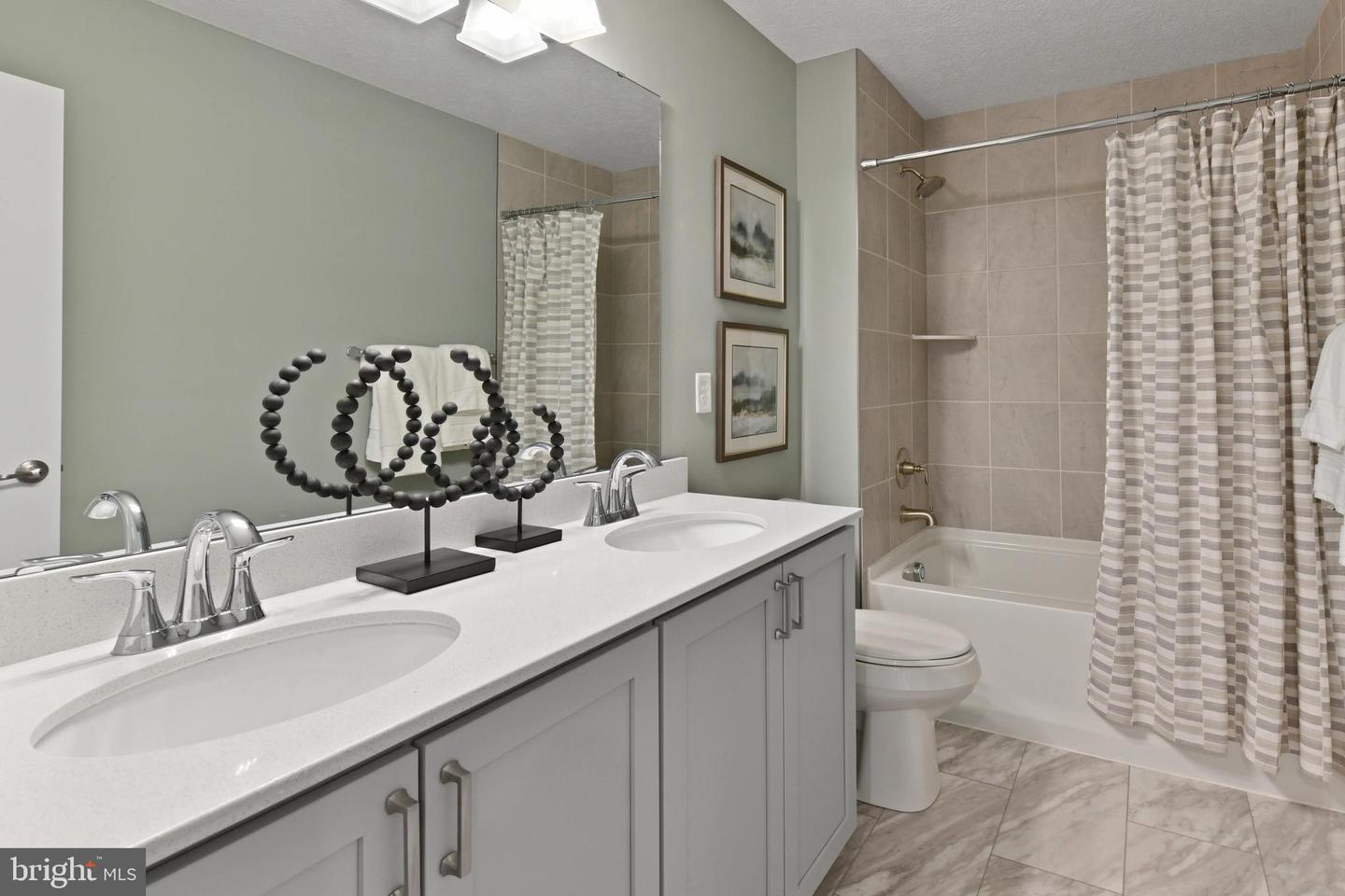 4 WILLIAMSON RD, WINCHESTER, Virginia 22602, 4 Bedrooms Bedrooms, ,2 BathroomsBathrooms,Residential,For sale,4 WILLIAMSON RD,VAFV2034478 MLS # VAFV2034478