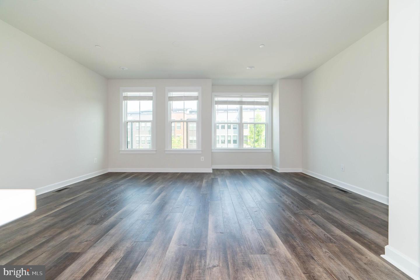 13039 HATTONTOWN SQ, HERNDON, Virginia 20171, 4 Bedrooms Bedrooms, ,4 BathroomsBathrooms,Residential,For sale,13039 HATTONTOWN SQ,VAFX2243642 MLS # VAFX2243642