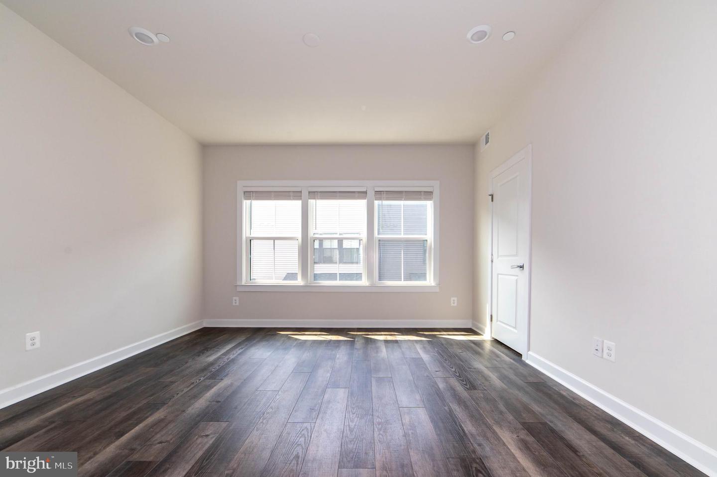 13039 HATTONTOWN SQ, HERNDON, Virginia 20171, 4 Bedrooms Bedrooms, ,4 BathroomsBathrooms,Residential,For sale,13039 HATTONTOWN SQ,VAFX2243642 MLS # VAFX2243642