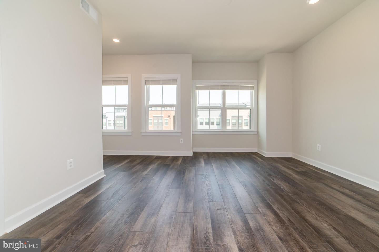 13039 HATTONTOWN SQ, HERNDON, Virginia 20171, 4 Bedrooms Bedrooms, ,4 BathroomsBathrooms,Residential,For sale,13039 HATTONTOWN SQ,VAFX2243642 MLS # VAFX2243642
