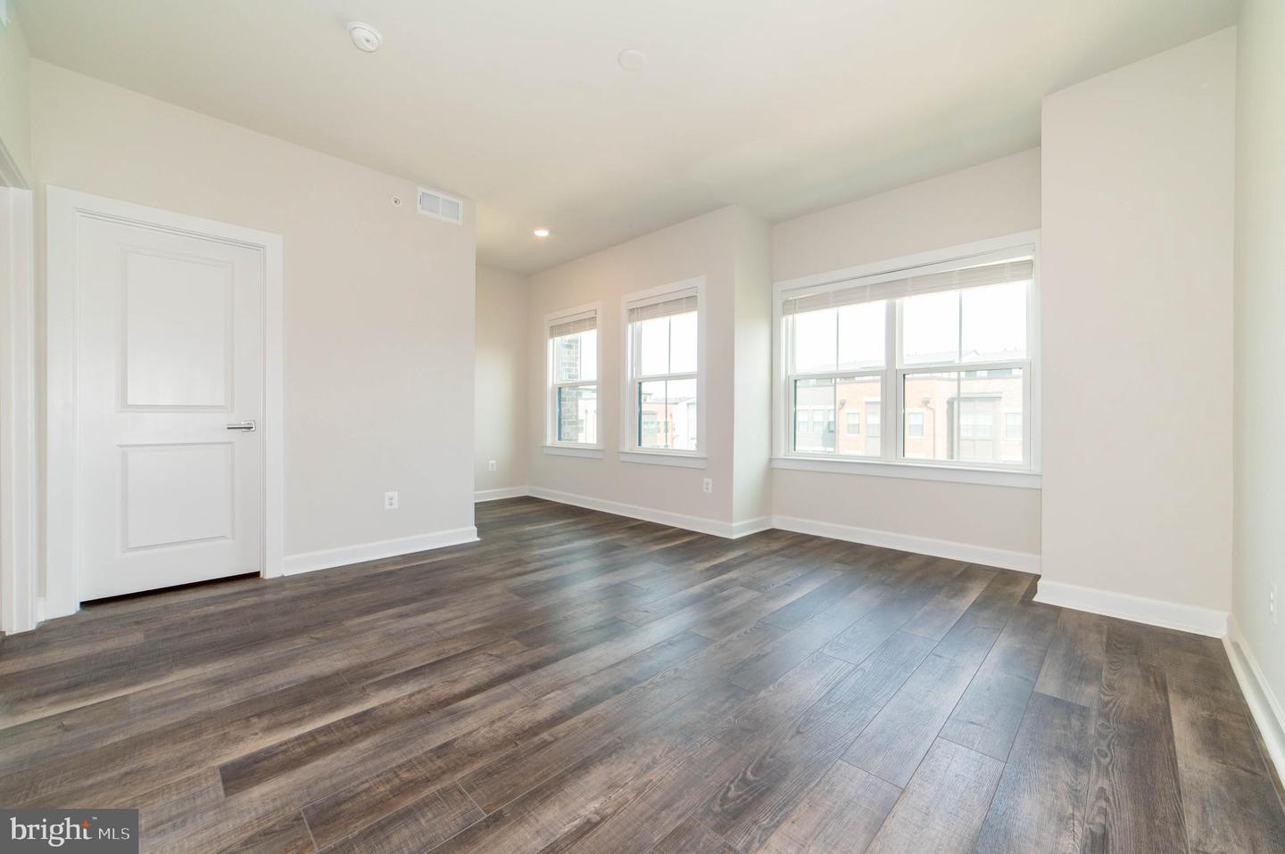 13039 HATTONTOWN SQ, HERNDON, Virginia 20171, 4 Bedrooms Bedrooms, ,4 BathroomsBathrooms,Residential,For sale,13039 HATTONTOWN SQ,VAFX2243642 MLS # VAFX2243642