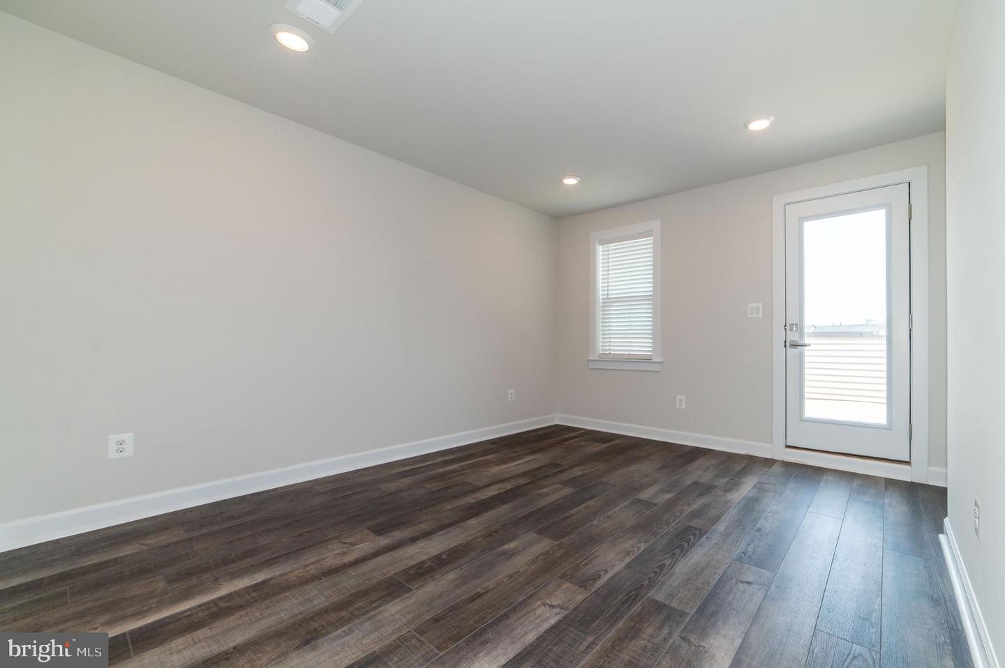 13039 HATTONTOWN SQ, HERNDON, Virginia 20171, 4 Bedrooms Bedrooms, ,4 BathroomsBathrooms,Residential,For sale,13039 HATTONTOWN SQ,VAFX2243642 MLS # VAFX2243642
