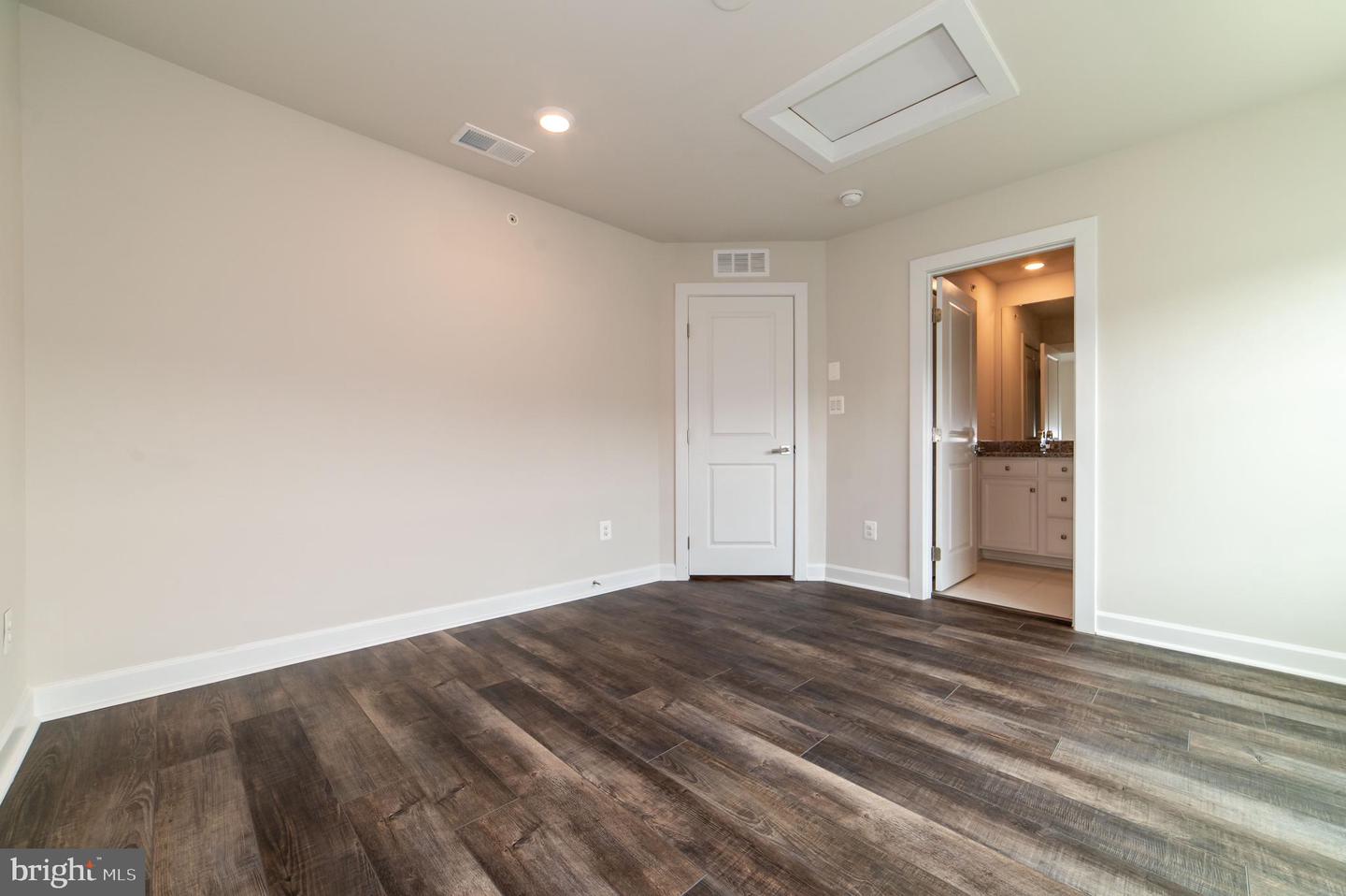 13039 HATTONTOWN SQ, HERNDON, Virginia 20171, 4 Bedrooms Bedrooms, ,4 BathroomsBathrooms,Residential,For sale,13039 HATTONTOWN SQ,VAFX2243642 MLS # VAFX2243642