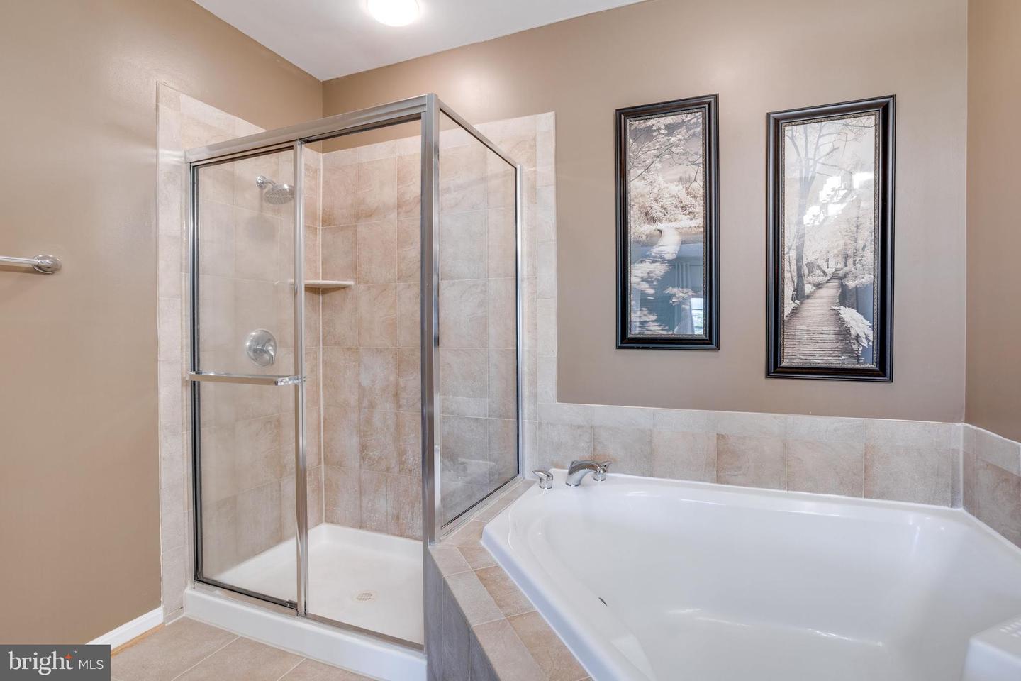 4656 UNIT #522 BATTENBURG LN, FAIRFAX, Virginia 22030, 3 Bedrooms Bedrooms, ,2 BathroomsBathrooms,Residential,For sale,4656 UNIT #522 BATTENBURG LN,VAFX2244190 MLS # VAFX2244190