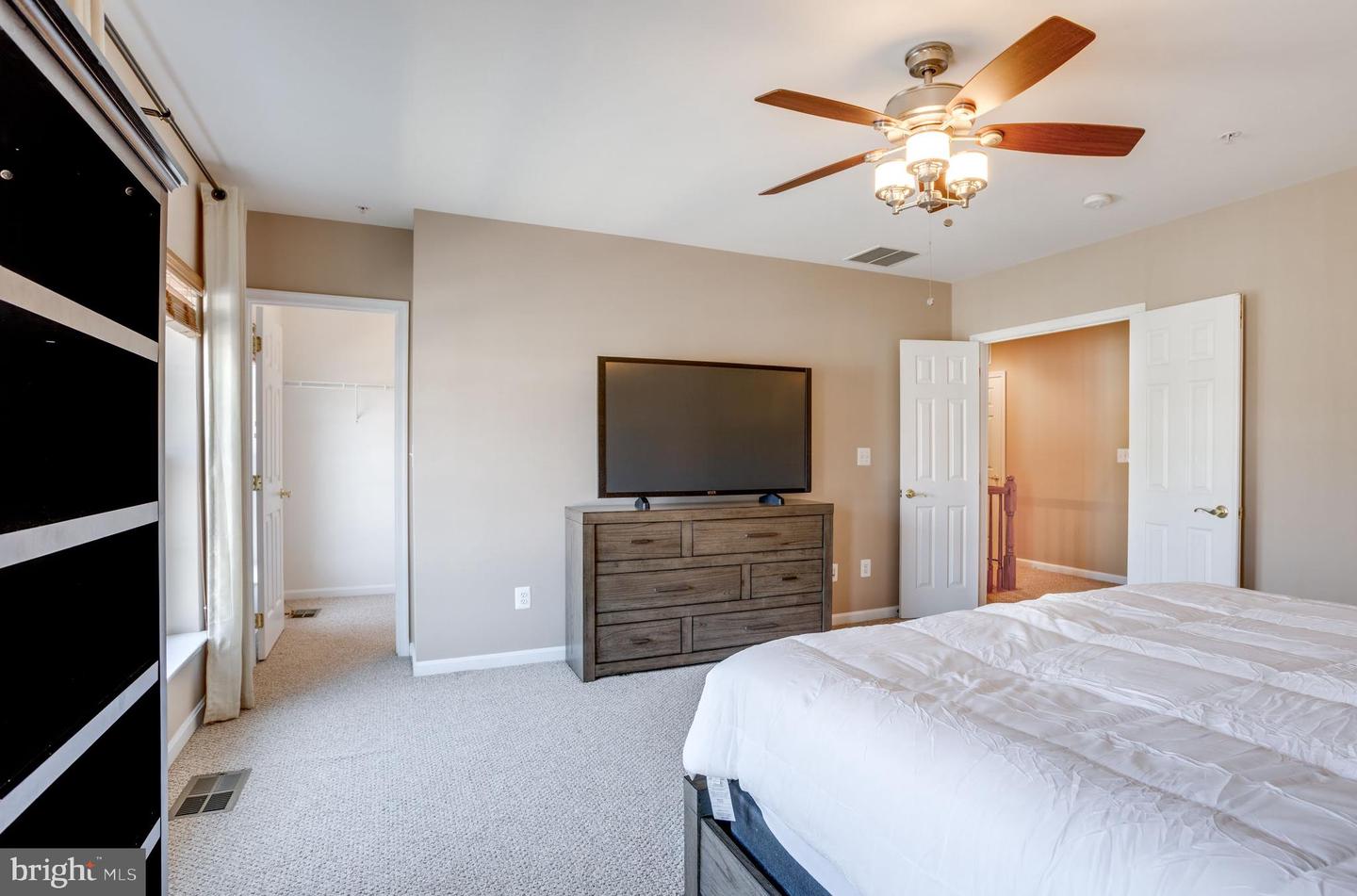 4656 UNIT #522 BATTENBURG LN, FAIRFAX, Virginia 22030, 3 Bedrooms Bedrooms, ,2 BathroomsBathrooms,Residential,For sale,4656 UNIT #522 BATTENBURG LN,VAFX2244190 MLS # VAFX2244190