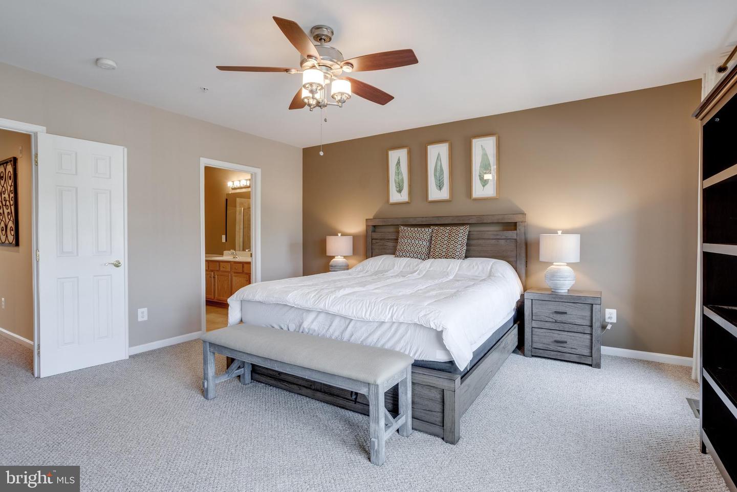 4656 UNIT #522 BATTENBURG LN, FAIRFAX, Virginia 22030, 3 Bedrooms Bedrooms, ,2 BathroomsBathrooms,Residential,For sale,4656 UNIT #522 BATTENBURG LN,VAFX2244190 MLS # VAFX2244190