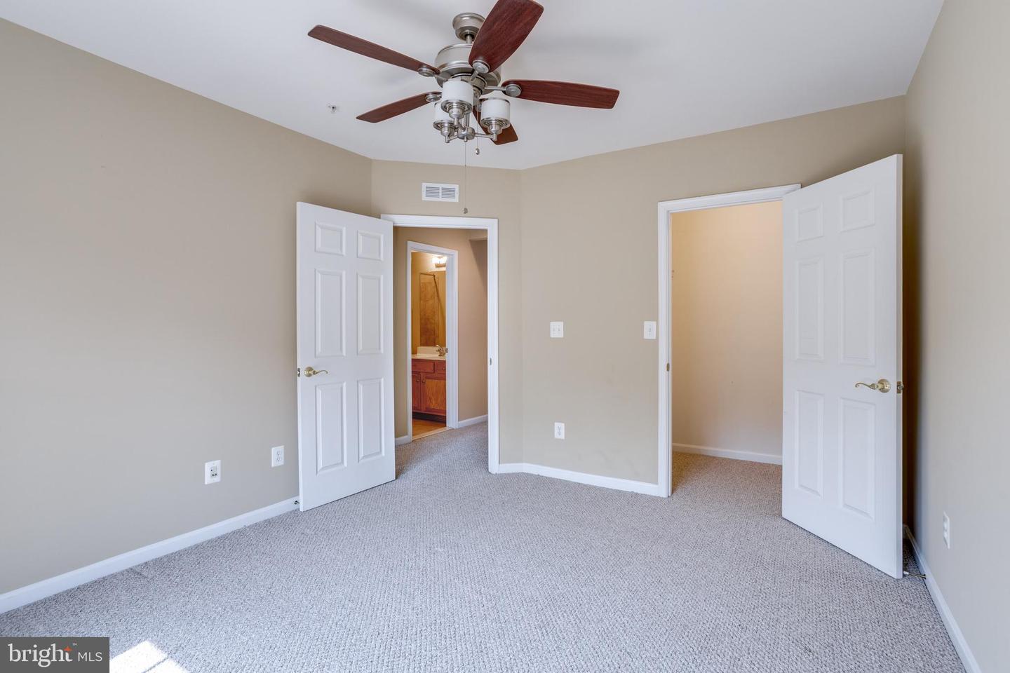 4656 UNIT #522 BATTENBURG LN, FAIRFAX, Virginia 22030, 3 Bedrooms Bedrooms, ,2 BathroomsBathrooms,Residential,For sale,4656 UNIT #522 BATTENBURG LN,VAFX2244190 MLS # VAFX2244190