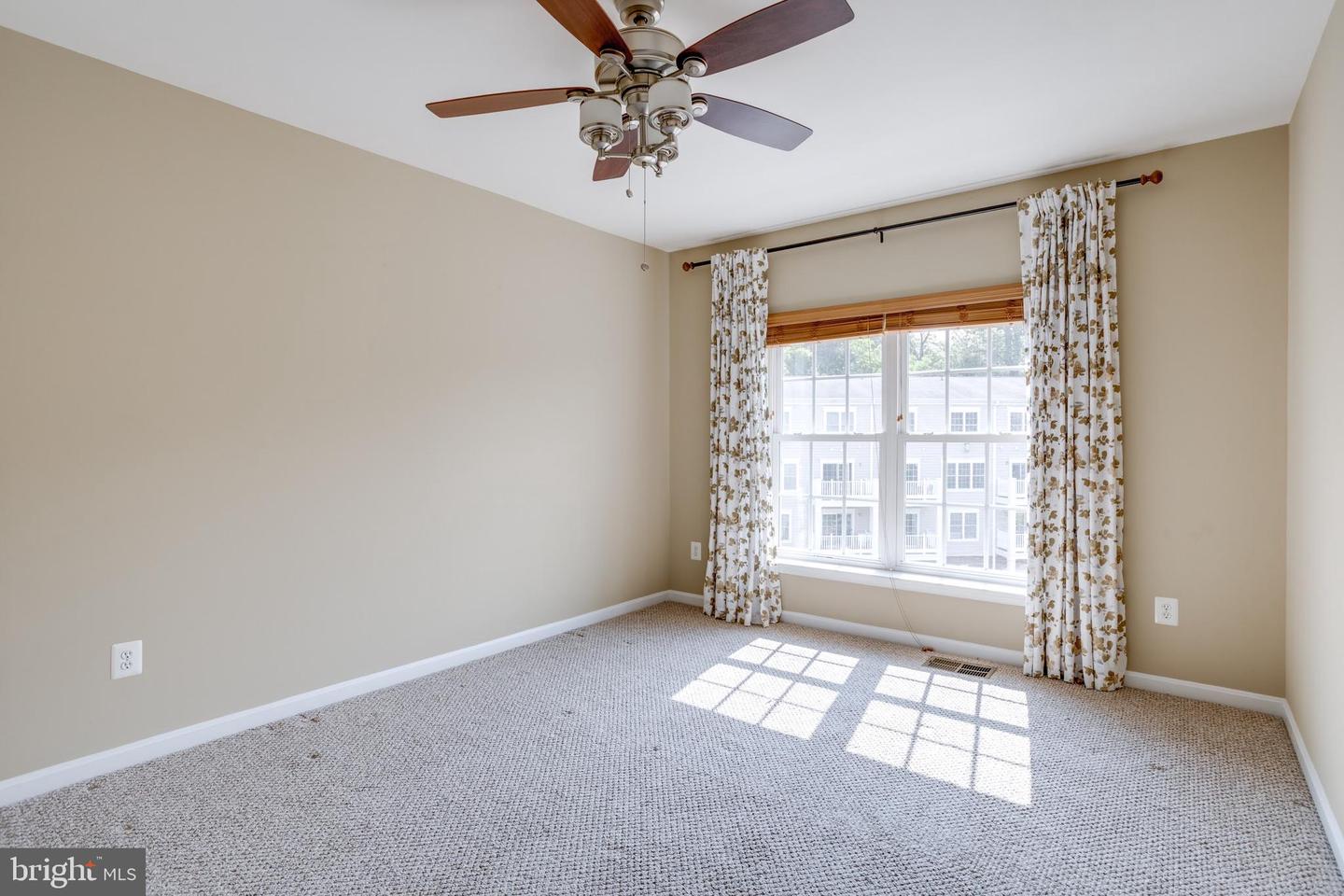 4656 UNIT #522 BATTENBURG LN, FAIRFAX, Virginia 22030, 3 Bedrooms Bedrooms, ,2 BathroomsBathrooms,Residential,For sale,4656 UNIT #522 BATTENBURG LN,VAFX2244190 MLS # VAFX2244190