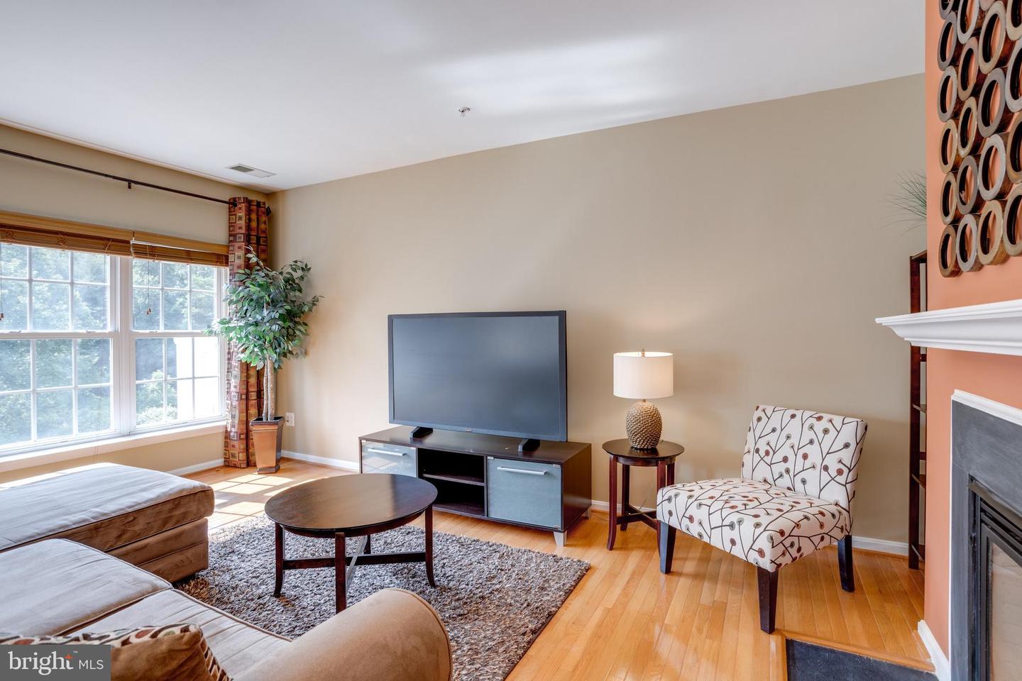 4656 UNIT #522 BATTENBURG LN, FAIRFAX, Virginia 22030, 3 Bedrooms Bedrooms, ,2 BathroomsBathrooms,Residential,For sale,4656 UNIT #522 BATTENBURG LN,VAFX2244190 MLS # VAFX2244190