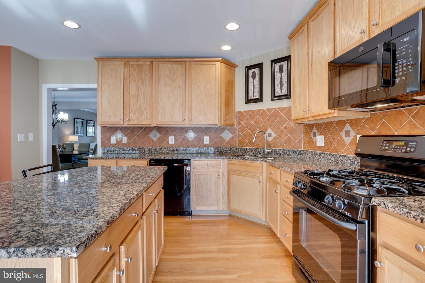 4656 UNIT #522 BATTENBURG LN, FAIRFAX, Virginia 22030, 3 Bedrooms Bedrooms, ,2 BathroomsBathrooms,Residential,For sale,4656 UNIT #522 BATTENBURG LN,VAFX2244190 MLS # VAFX2244190