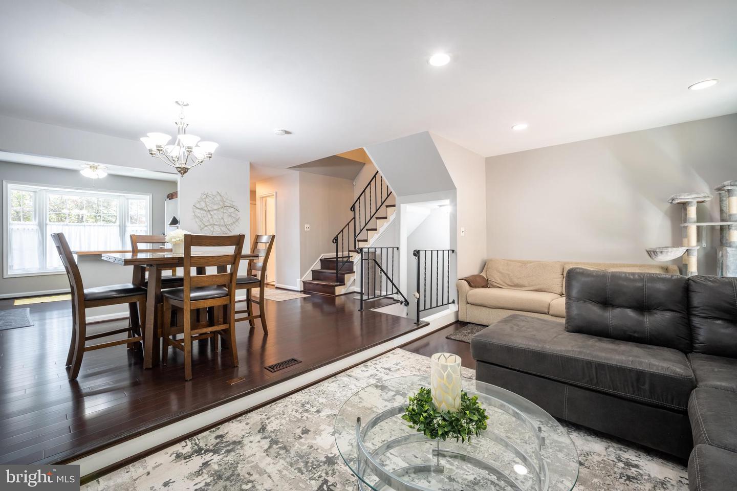 7329 ROLLING OAK LN, SPRINGFIELD, Virginia 22153, 3 Bedrooms Bedrooms, 7 Rooms Rooms,2 BathroomsBathrooms,Residential,For sale,7329 ROLLING OAK LN,VAFX2244422 MLS # VAFX2244422