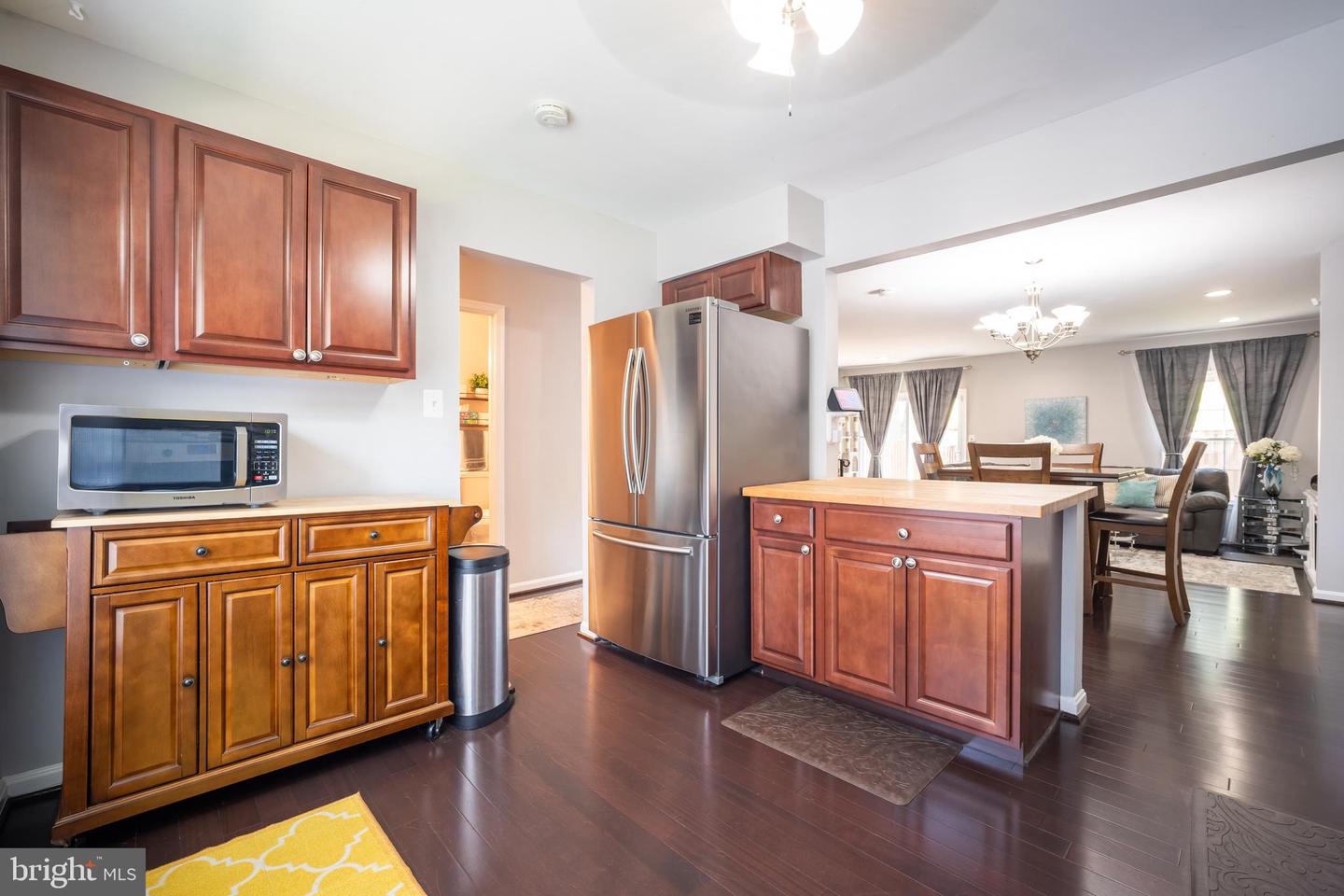 7329 ROLLING OAK LN, SPRINGFIELD, Virginia 22153, 3 Bedrooms Bedrooms, 7 Rooms Rooms,2 BathroomsBathrooms,Residential,For sale,7329 ROLLING OAK LN,VAFX2244422 MLS # VAFX2244422