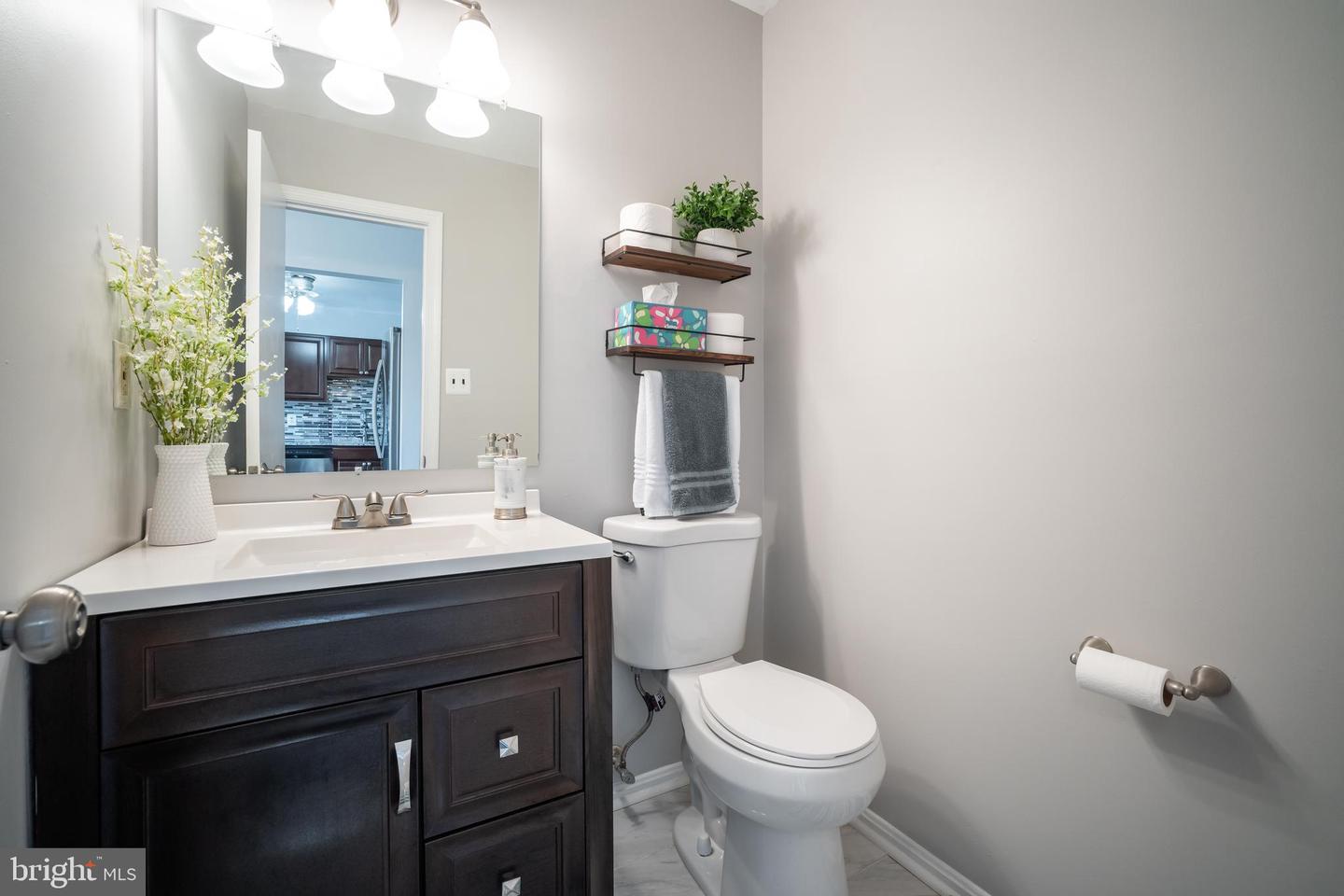 7329 ROLLING OAK LN, SPRINGFIELD, Virginia 22153, 3 Bedrooms Bedrooms, 7 Rooms Rooms,2 BathroomsBathrooms,Residential,For sale,7329 ROLLING OAK LN,VAFX2244422 MLS # VAFX2244422