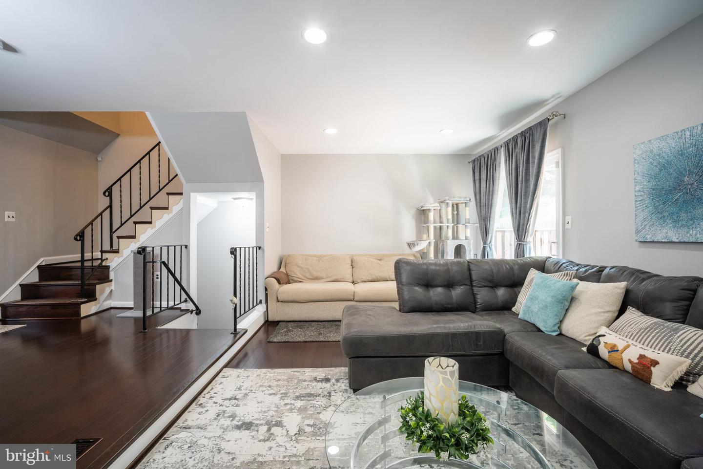 7329 ROLLING OAK LN, SPRINGFIELD, Virginia 22153, 3 Bedrooms Bedrooms, 7 Rooms Rooms,2 BathroomsBathrooms,Residential,For sale,7329 ROLLING OAK LN,VAFX2244422 MLS # VAFX2244422