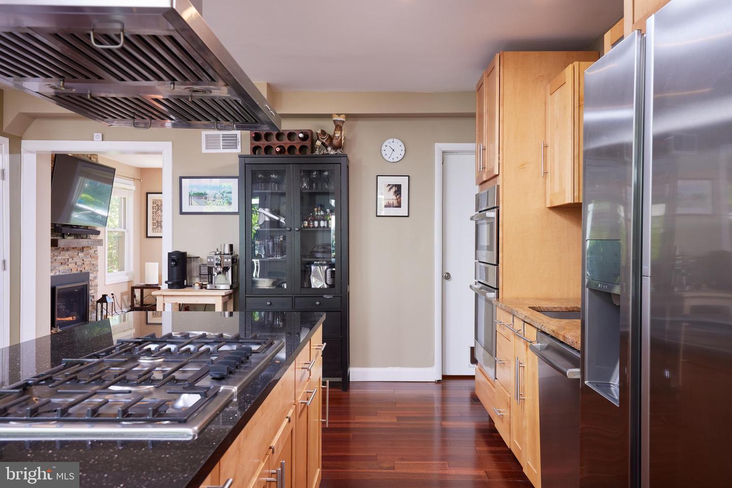 5342 42ND PL NW, WASHINGTON, District Of Columbia 20015, 3 Bedrooms Bedrooms, ,3 BathroomsBathrooms,Residential,For sale,5342 42ND PL NW,DCDC2203348 MLS # DCDC2203348