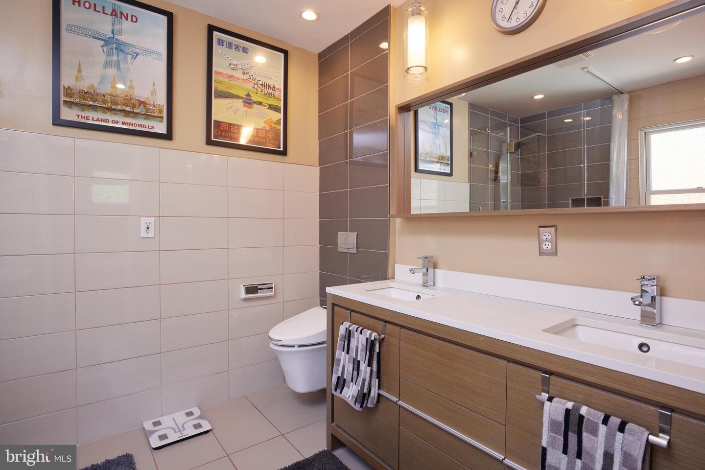 5342 42ND PL NW, WASHINGTON, District Of Columbia 20015, 3 Bedrooms Bedrooms, ,3 BathroomsBathrooms,Residential,For sale,5342 42ND PL NW,DCDC2203348 MLS # DCDC2203348