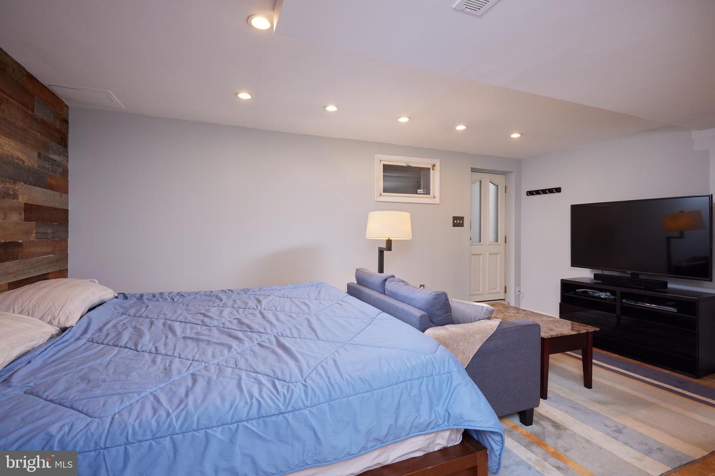 5342 42ND PL NW, WASHINGTON, District Of Columbia 20015, 3 Bedrooms Bedrooms, ,3 BathroomsBathrooms,Residential,For sale,5342 42ND PL NW,DCDC2203348 MLS # DCDC2203348