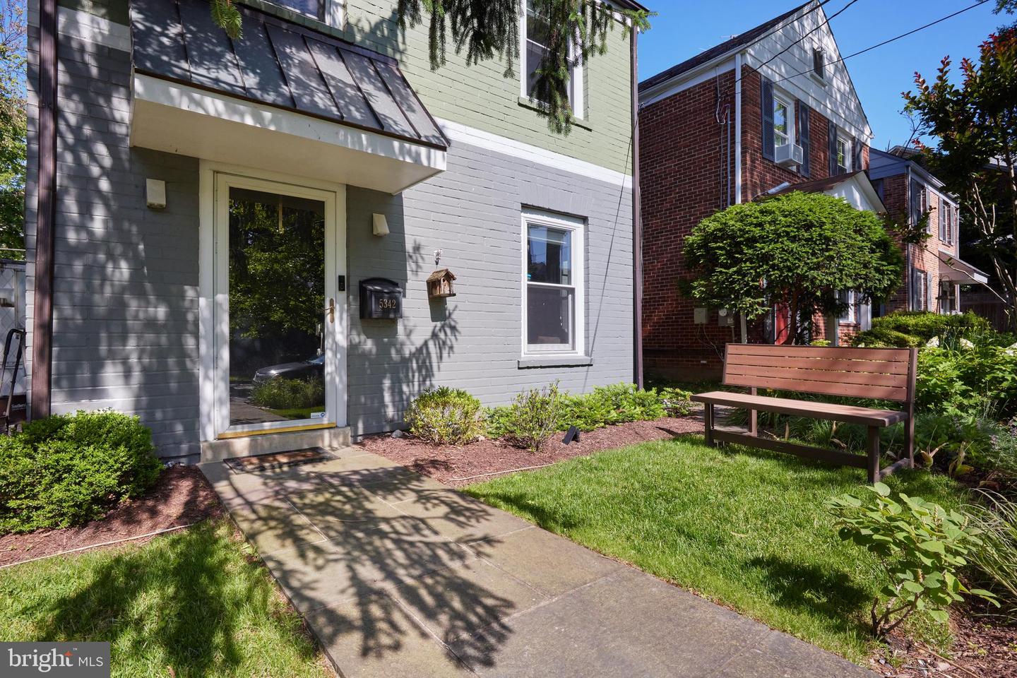 5342 42ND PL NW, WASHINGTON, District Of Columbia 20015, 3 Bedrooms Bedrooms, ,3 BathroomsBathrooms,Residential,For sale,5342 42ND PL NW,DCDC2203348 MLS # DCDC2203348