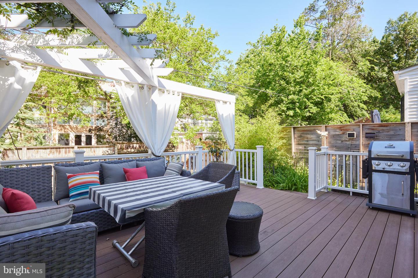 5342 42ND PL NW, WASHINGTON, District Of Columbia 20015, 3 Bedrooms Bedrooms, ,3 BathroomsBathrooms,Residential,For sale,5342 42ND PL NW,DCDC2203348 MLS # DCDC2203348