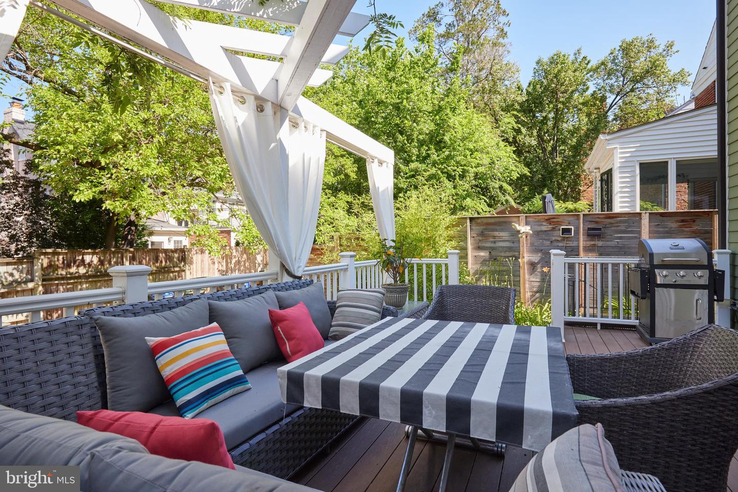 5342 42ND PL NW, WASHINGTON, District Of Columbia 20015, 3 Bedrooms Bedrooms, ,3 BathroomsBathrooms,Residential,For sale,5342 42ND PL NW,DCDC2203348 MLS # DCDC2203348